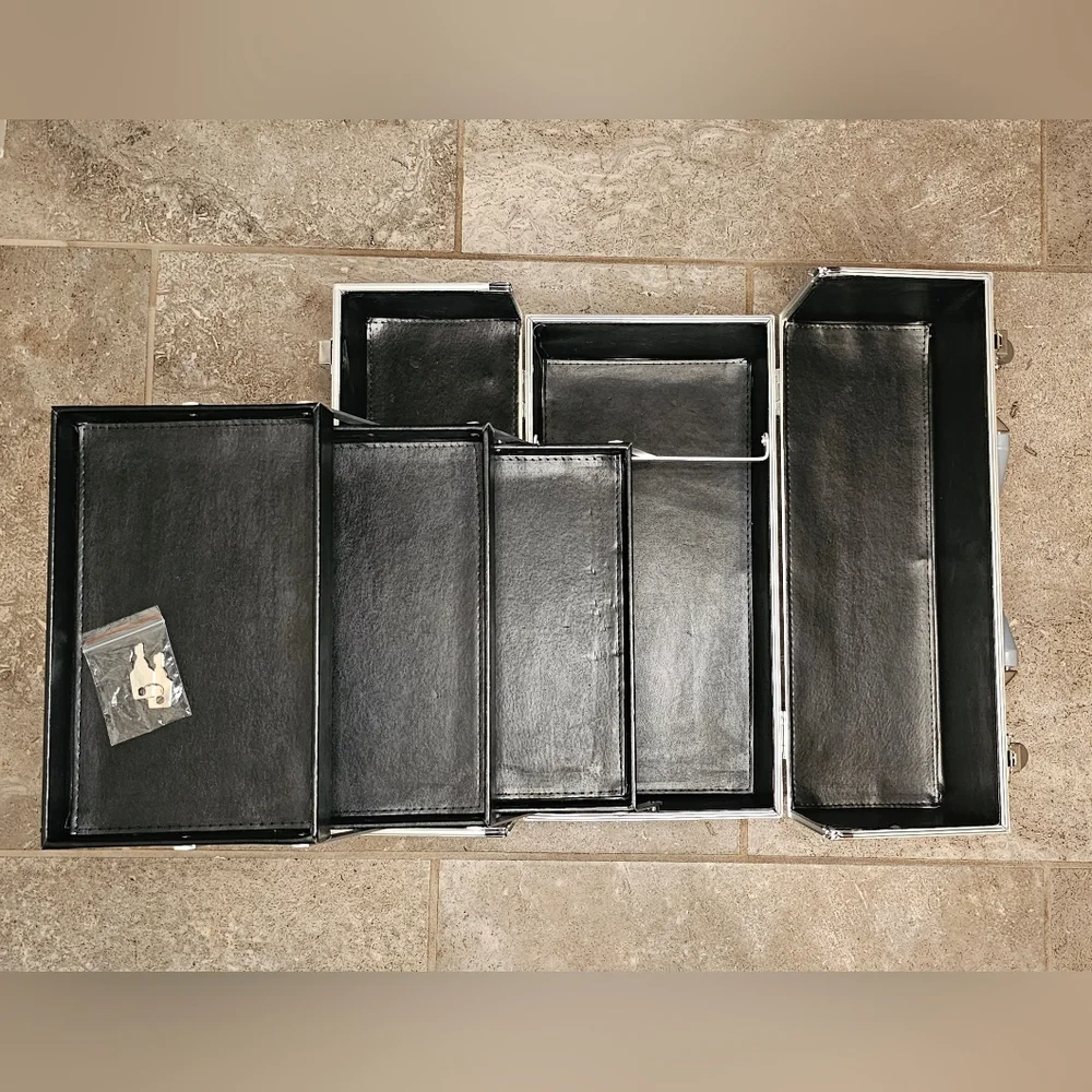 [Arbonne] Metal Makeup Case/Organizer